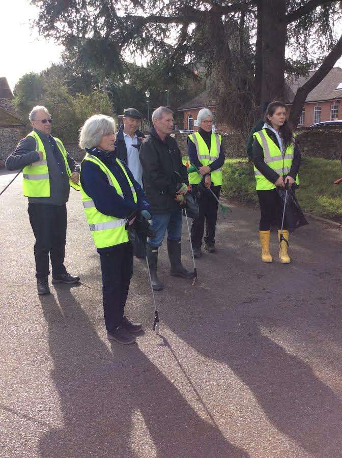 Friends of Farningham: Preventing Plastic Pollution – River Darent Litter Pick